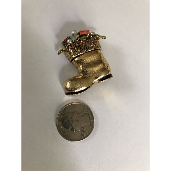 VTG MIDCENTURY SIGNED "ART" SANTA  BOOT WITH PRESENTS GOLD TONE PIN OR BROOCH - Picture 3 of 6